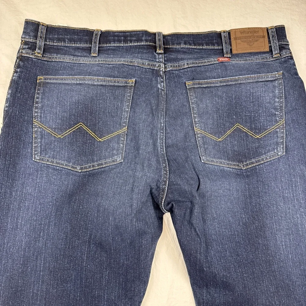 Wrangler Jeans Mens 38x30 Straight Fit Blue Cowboy Denim Pants 95STTWI Vtg